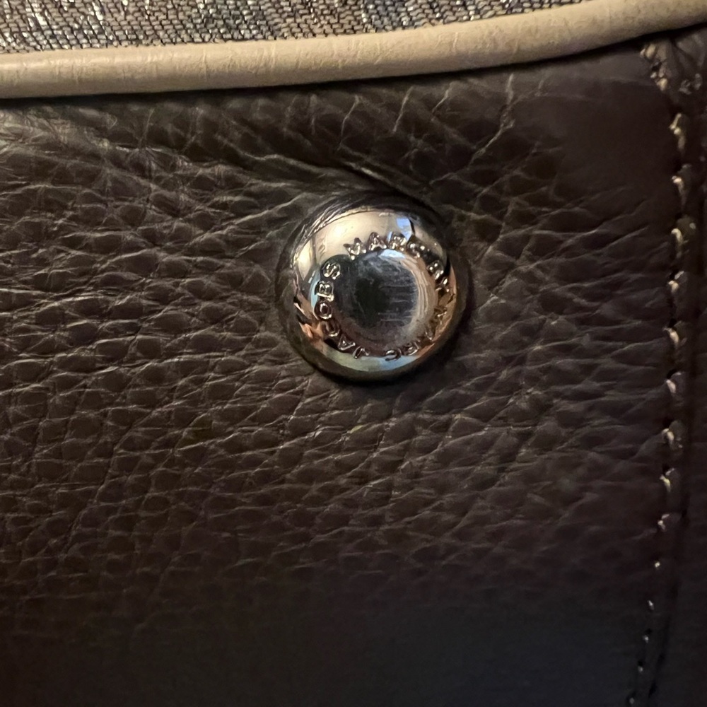 Marc by Marc Jacobs Silver Logo Shoulder Tote Bag - Picture 6 of 9